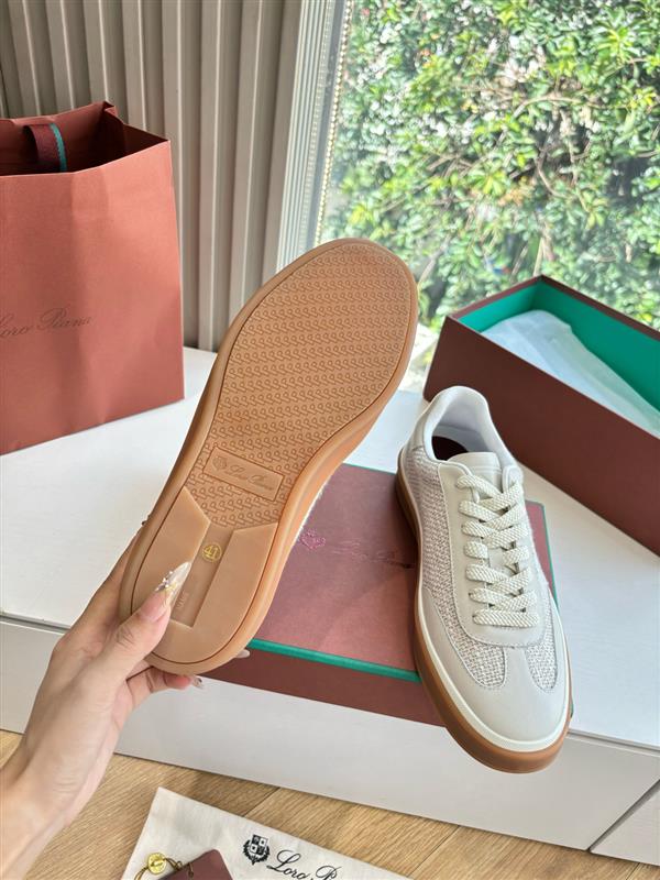 2025112815434256 320